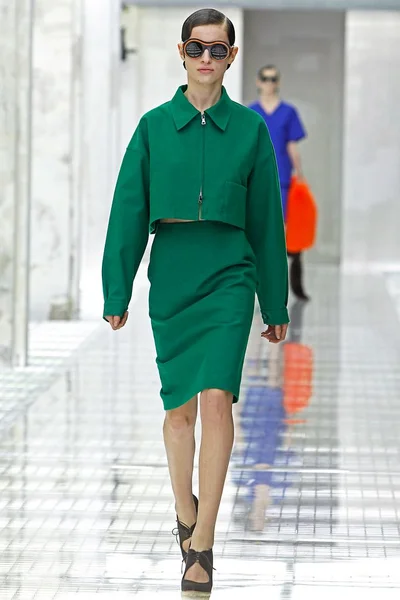 Look 2